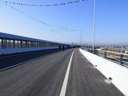 Россия и Азербайджан открыли движение по мосту через реку Самур